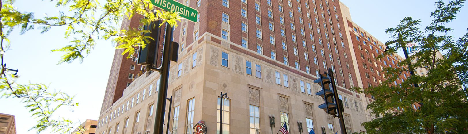 196392-vm_hiltonmilwaukee_exterior_hires_0005-website-1920-x-1080